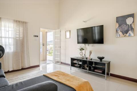 Bellarose At Colbeck ,Gated With Pool, Stylishly Modern Villa Old Harbour Luaran gambar